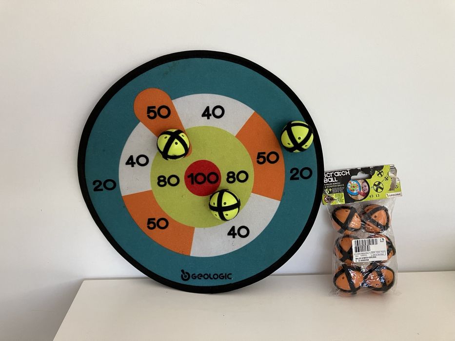 Alvo auto-aderente + pack 6 bolas