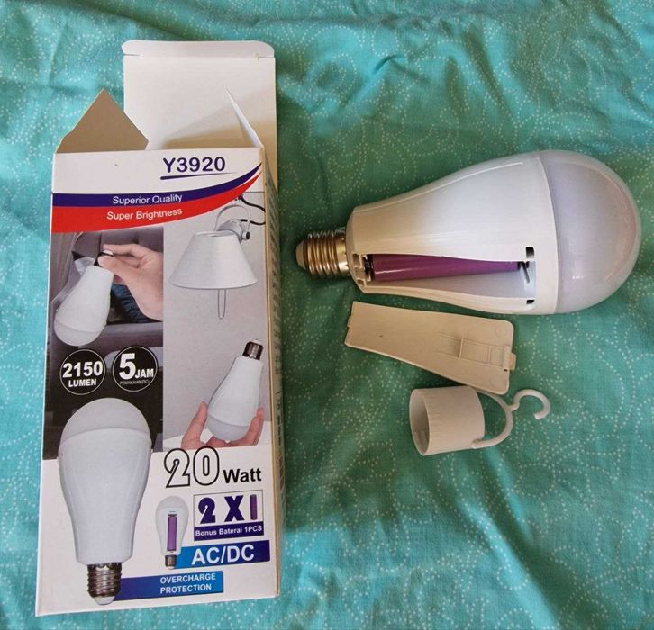 Лампочка с двумя аккумуляторами Е 27