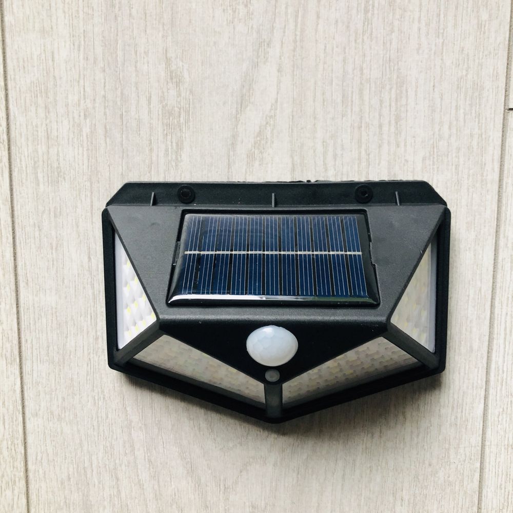 Solarna lampa uliczna