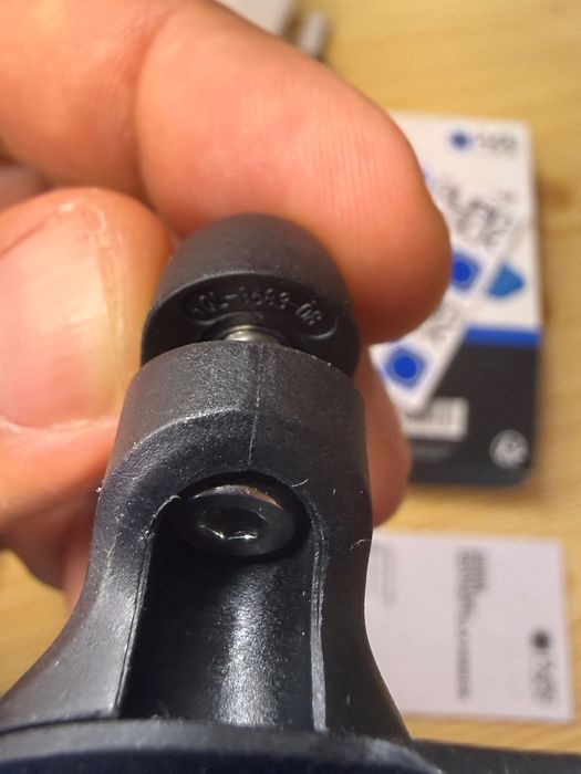 Suporte para espelho retrovisor de motos Quad Lock