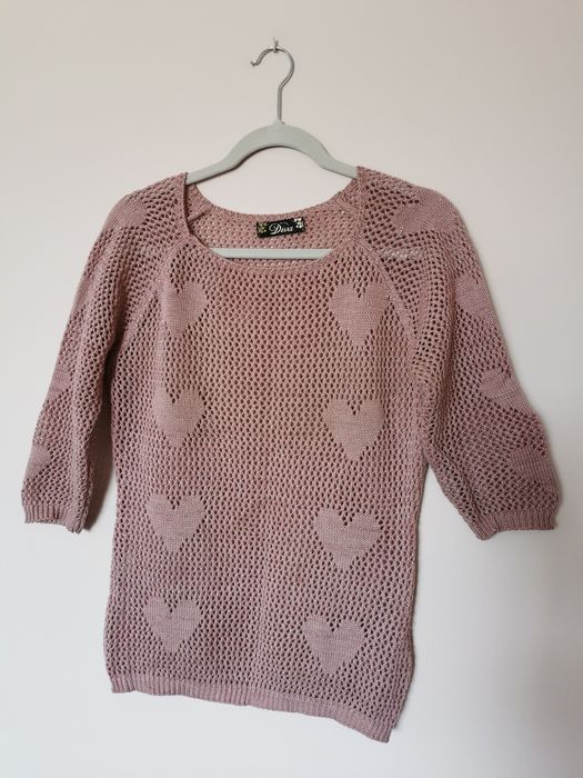 Sweter pudrowy róż serca błyszczący ażurowy ażur S M 36 38 boho retro