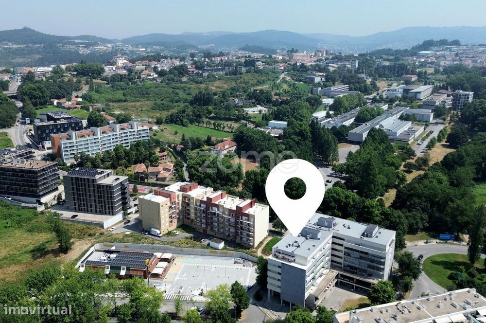 Loja com 166 m2 para arrendamento em Azurém, junto U. Minho, Guimar...