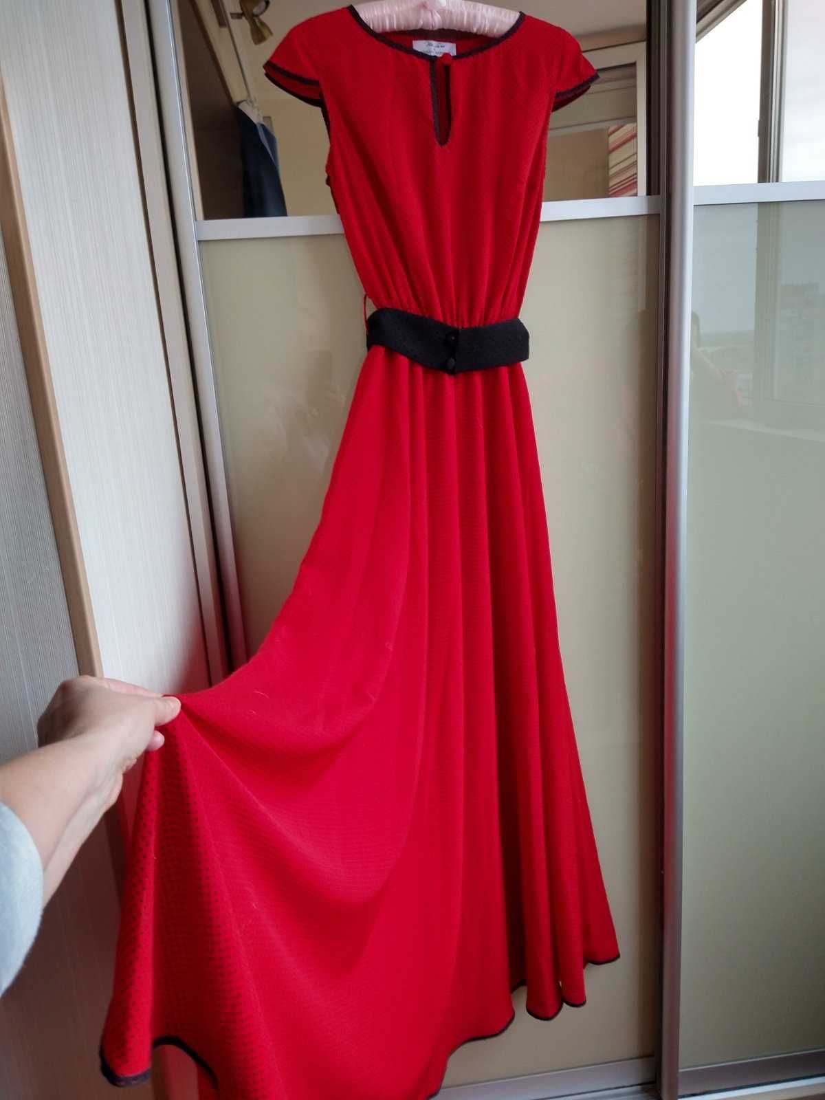 Плаття  літнє червоне