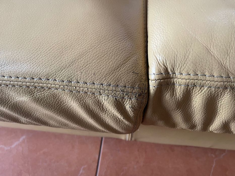 Conjunto de 2 Sofás amarelos em pele