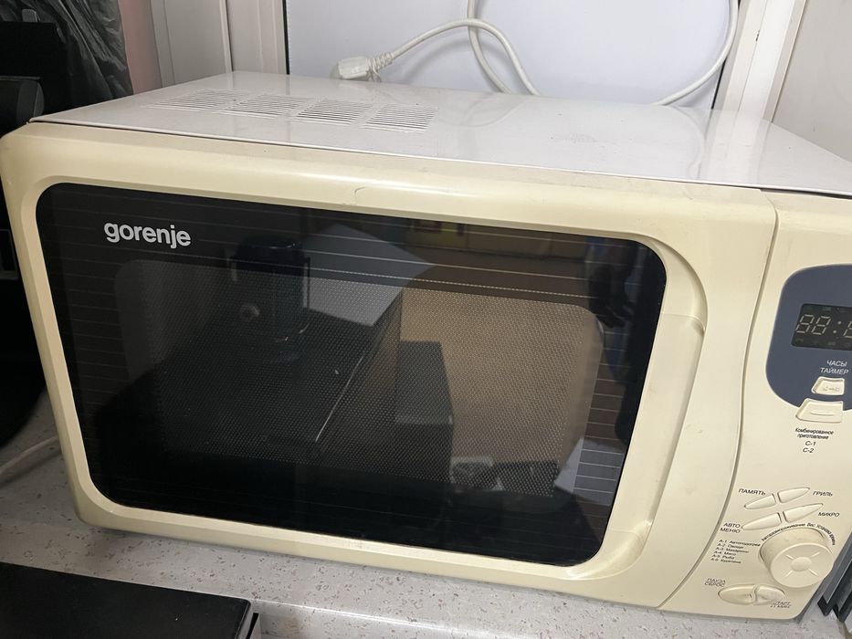 Продам микроволновую печь Gorenje MO-230 DGW2-UR -23литра