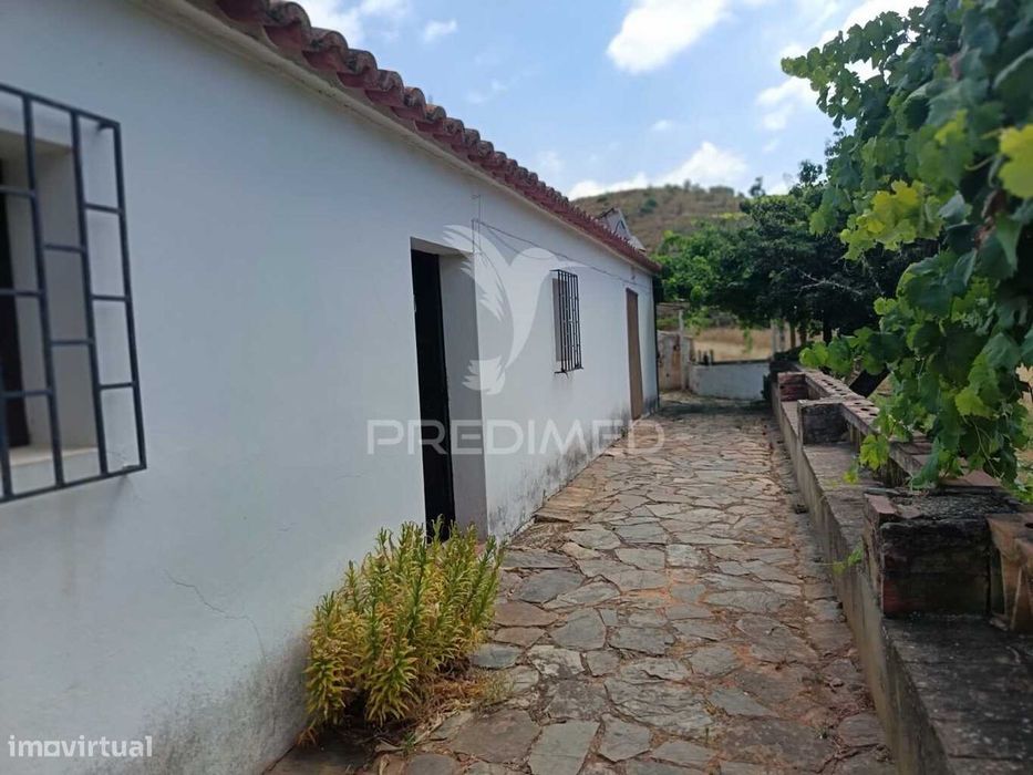 Monte Alentejano com Terreno e Infraestruturas – São Barnabé, Almod...