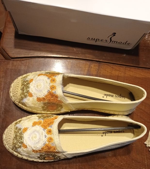 Alpercatas com bordado