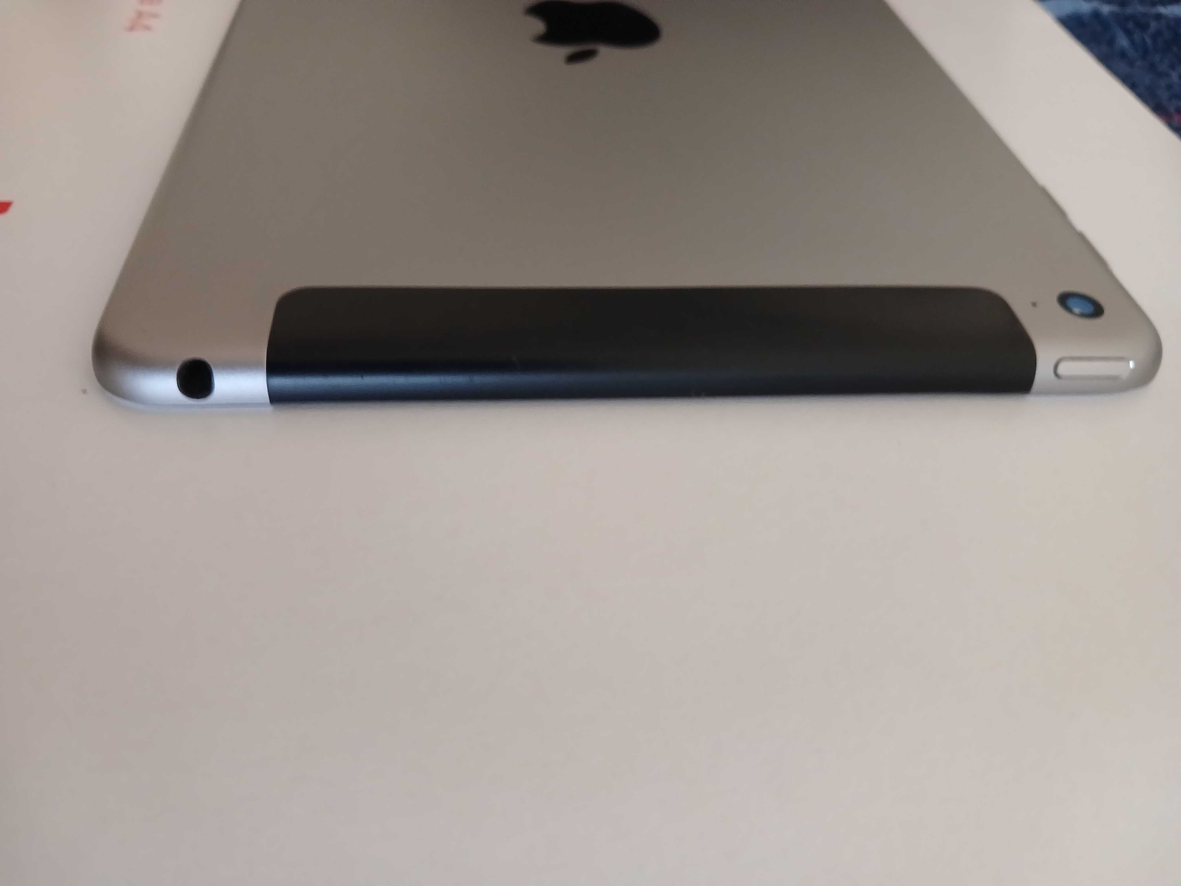 Планшет iPad 4 mini