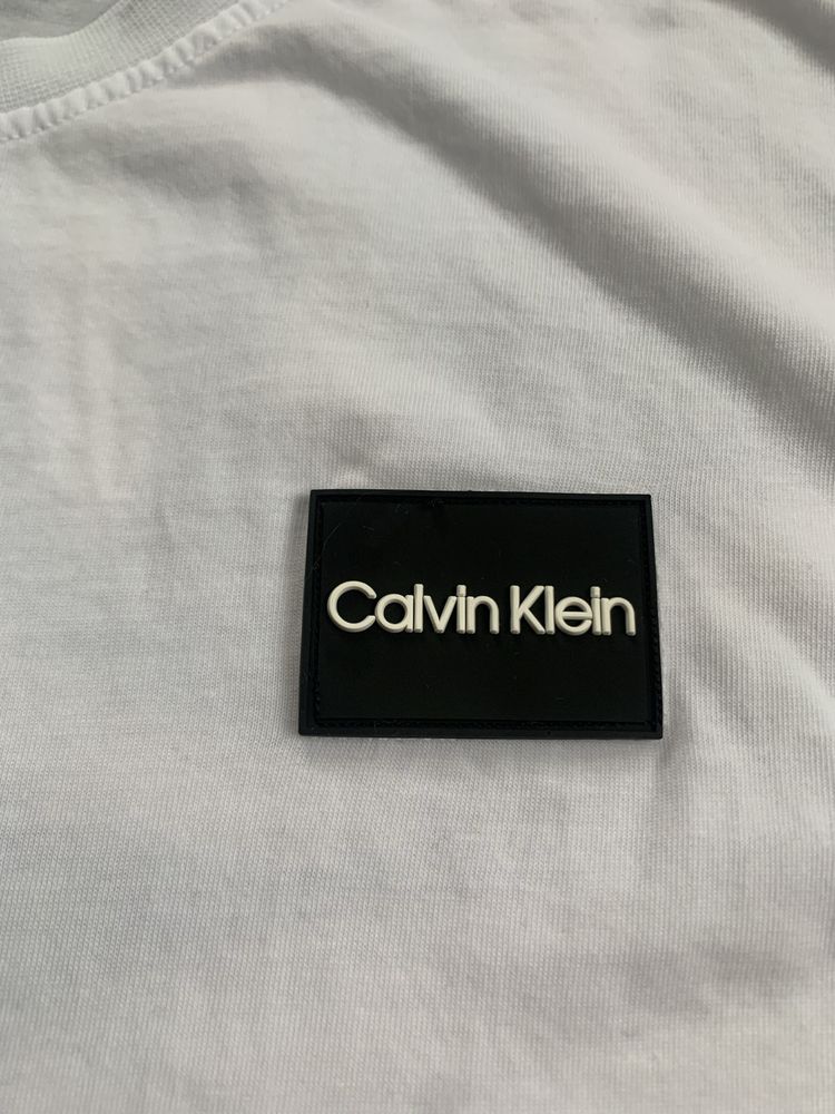 Футболка Calvin Klein