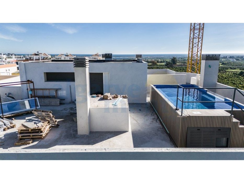 Nova Construção - Apartamento T3 Topfloor com Estacionamento e Pisc...