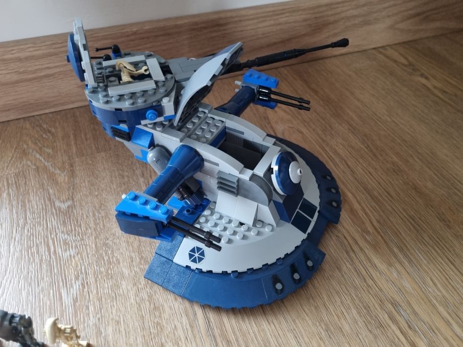 LEGO Star Wars 8018 AAT Armored Assault Tank (100% kompletny)