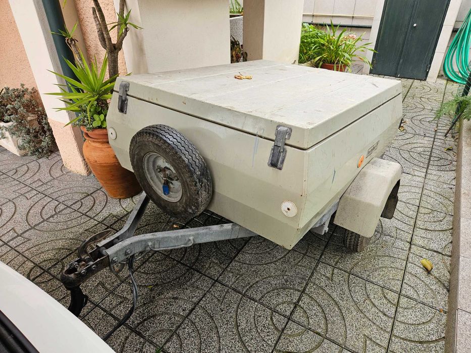 Atrelado/reboque transporte mercadoria bom para férias