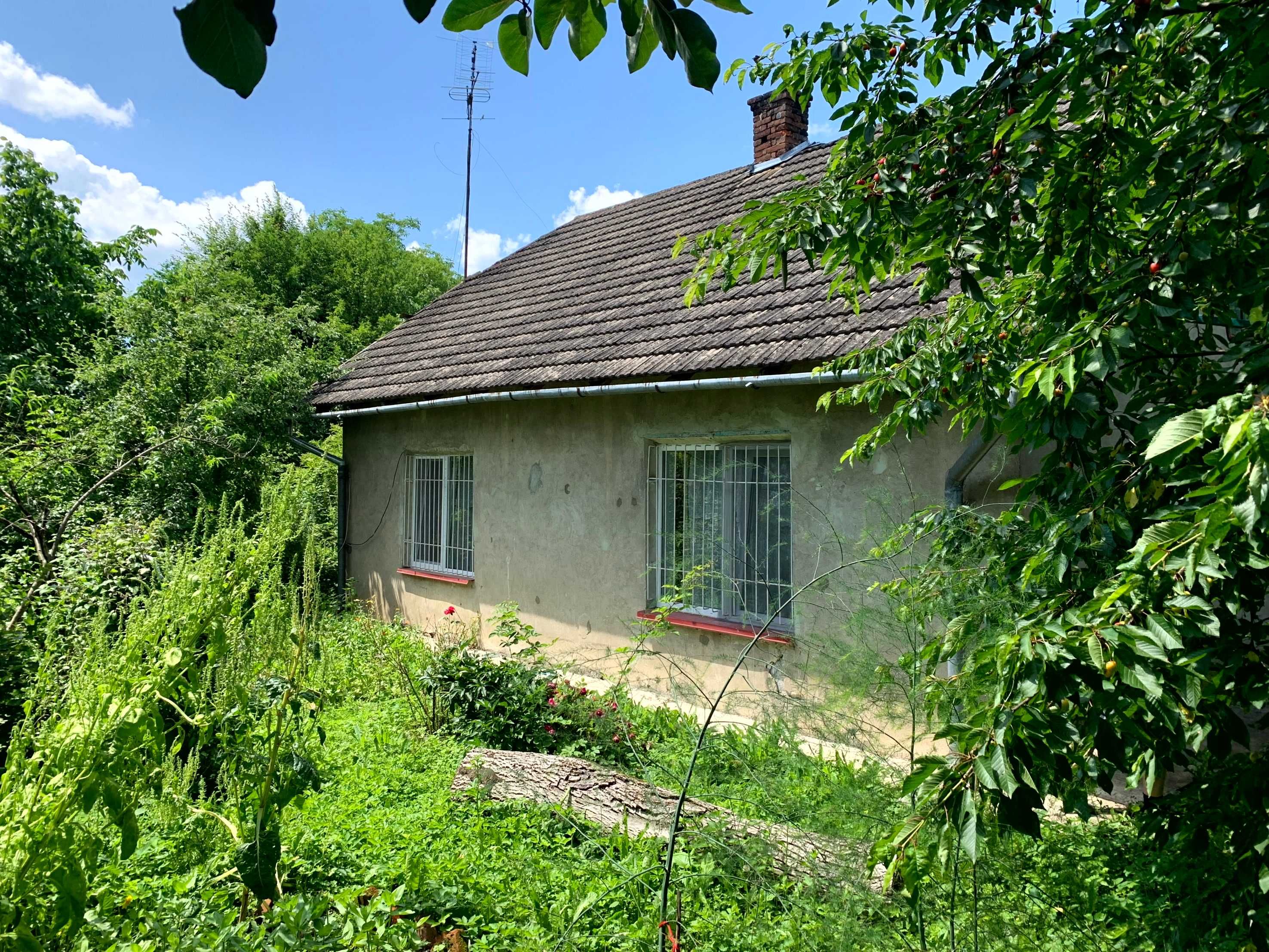 Продається житловий будинок біля м.Стрий (12км), с.Комарів