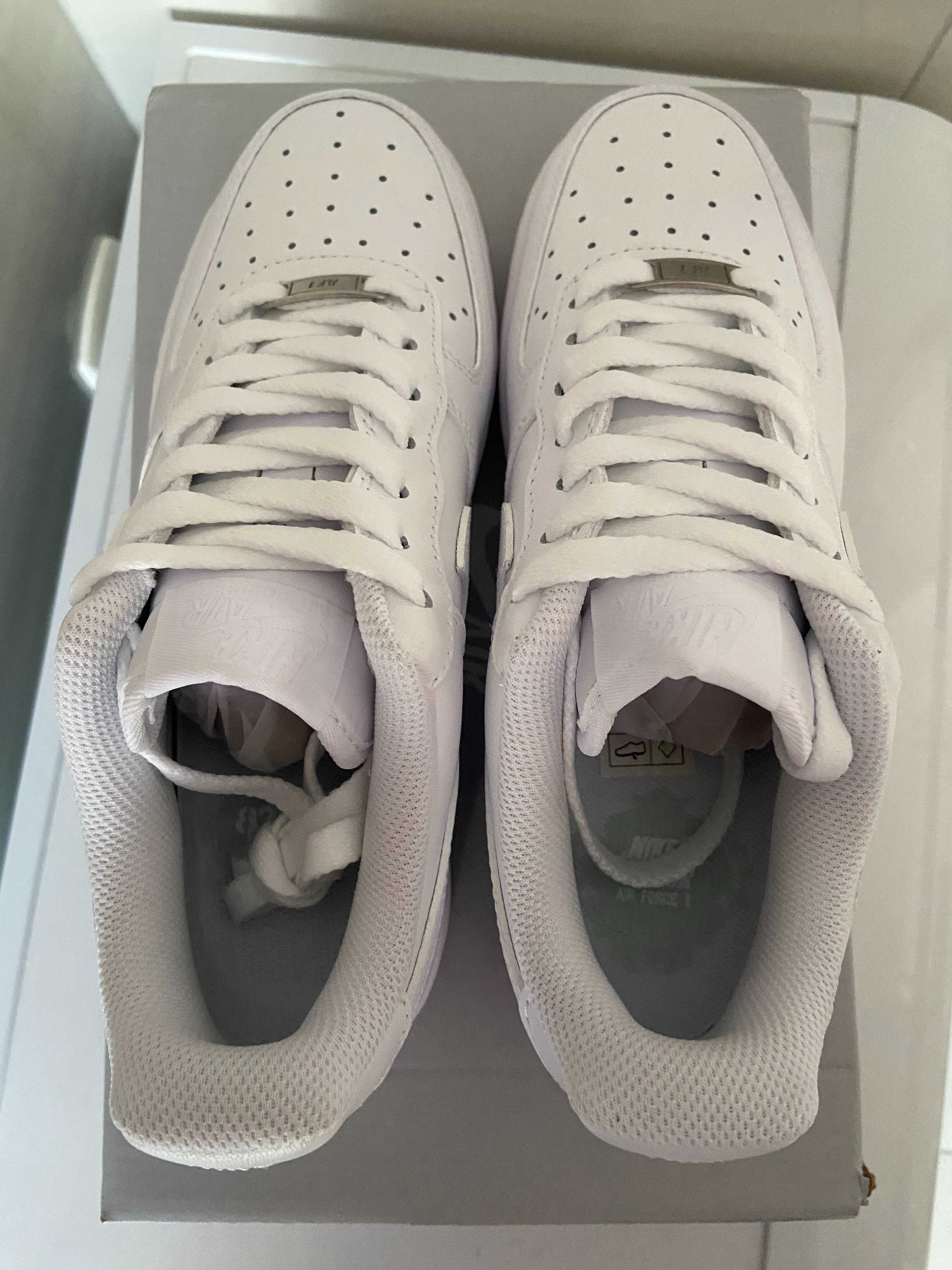 Buty Nike Air Force 1 Nowe białe 42