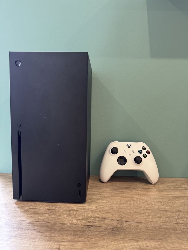 Xbox Series X 1Tb + геймпад