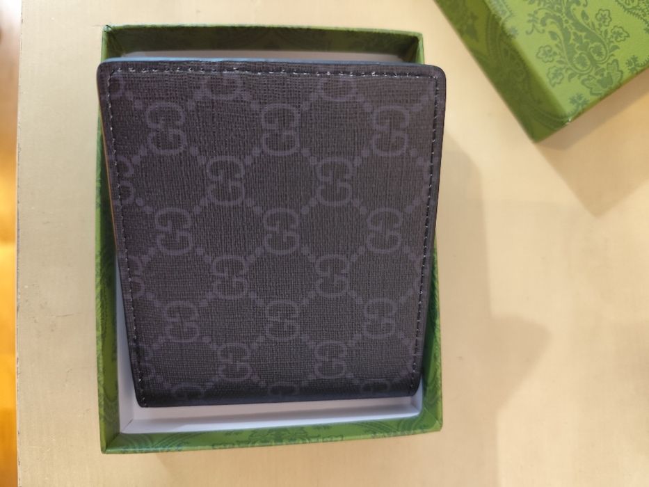 Carteira Gucci abelha negra