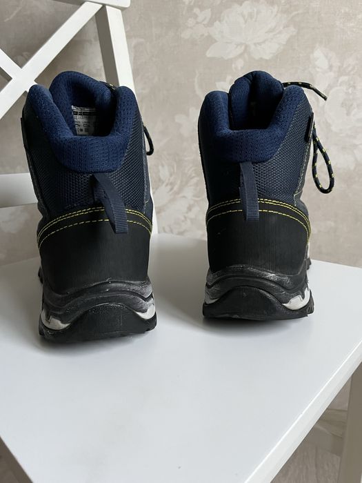 Чоловіче трекінгове взуття черевики Sherpa Simbia High 44,5 розмір