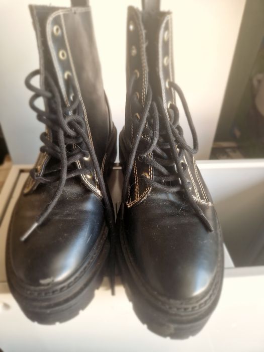 Botas pretas senhora