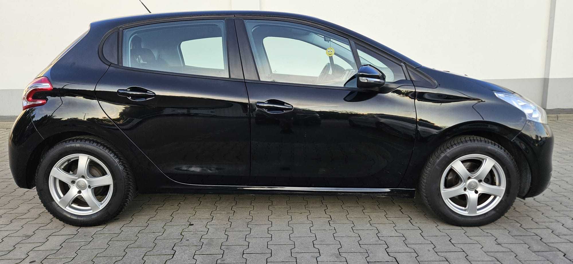 Peugeot 208 r.2014 1,2 VTi Active 82km-Salon PL , przebieg 92 tys