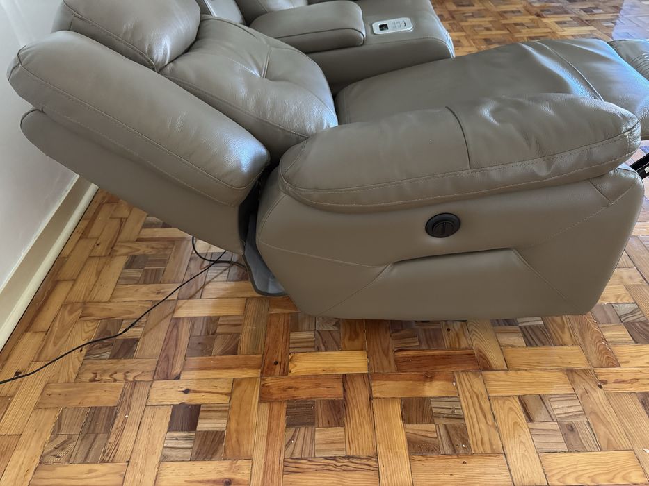Sofa novo em pele e eletrico