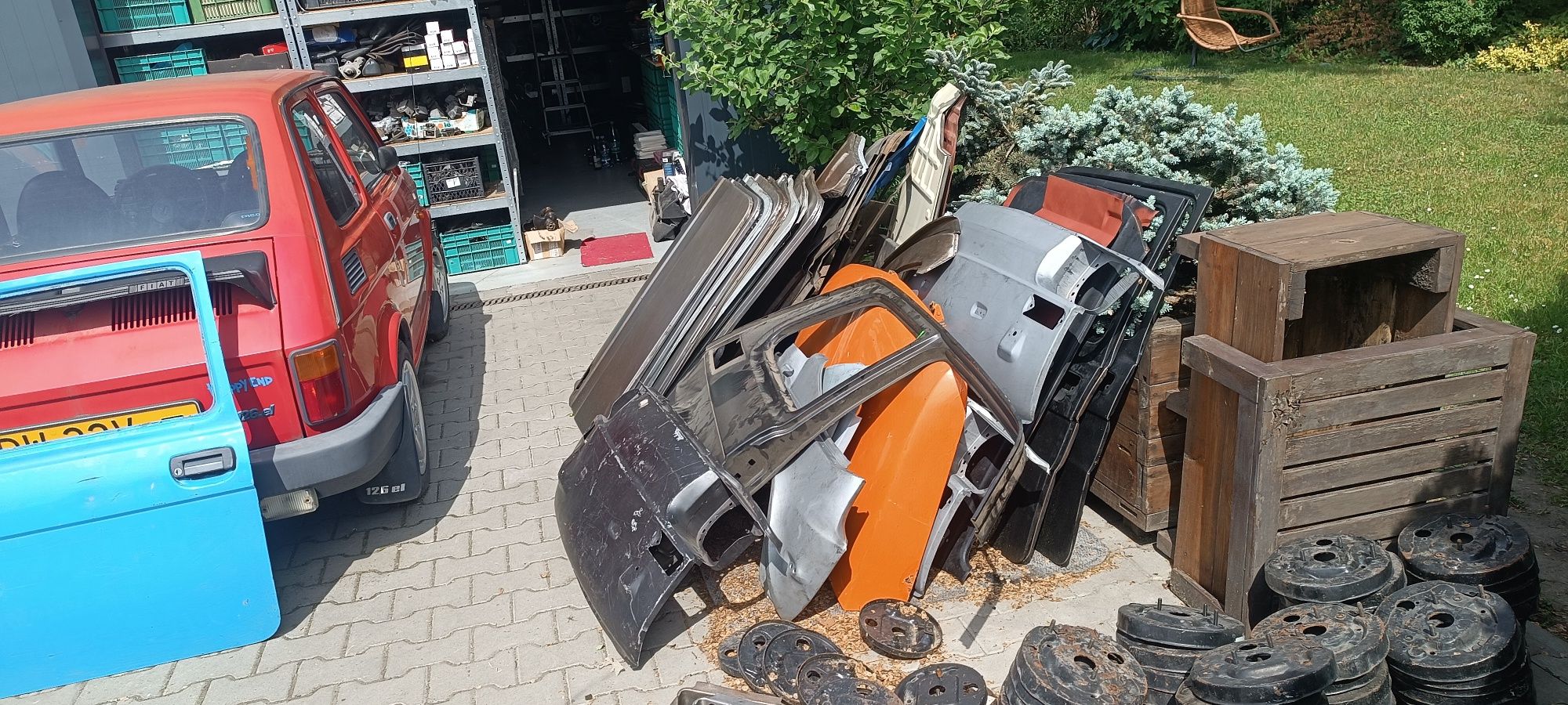 Fiat 126p blacharka części blacharskie karoseryjne duży skład