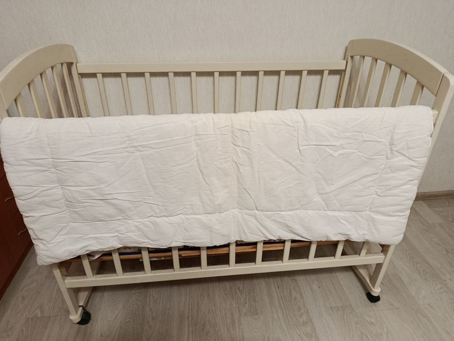 Дерев'яне дитяче ліжко 120/60см + матрац з кокосового волокна+ підвіс