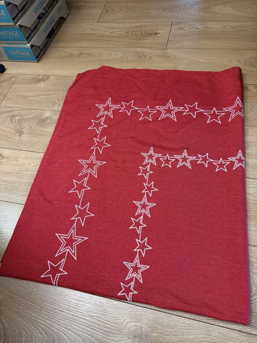 Obrus świąteczny czerwony 130 × 165 cm