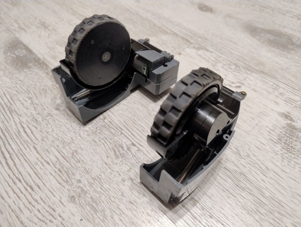 Moduł koła lewego ,L` + Moduł koła prawego ,R` Irobot Roomba 692