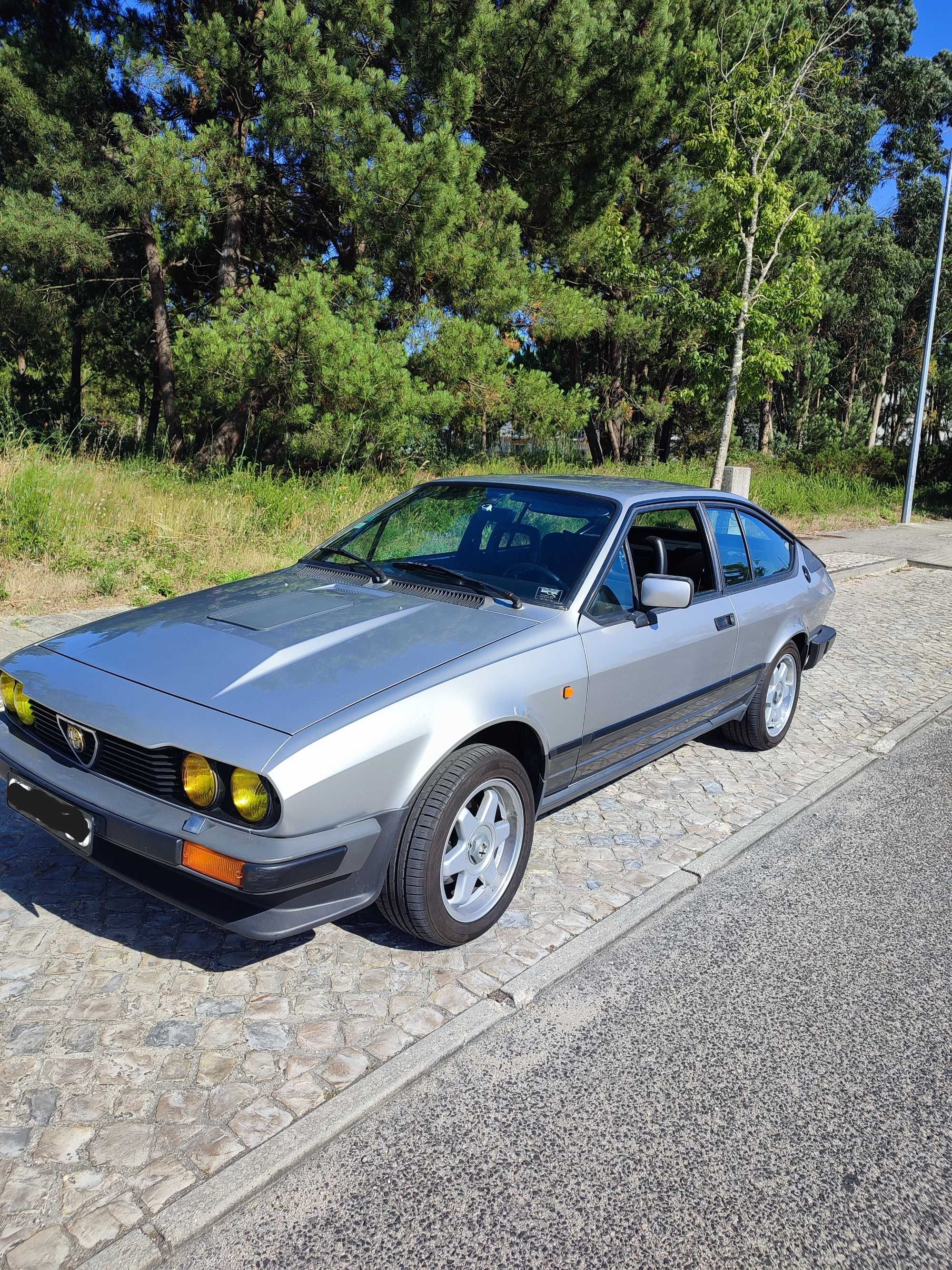 Alfa Romeo "Alfetta" GTV6 1984