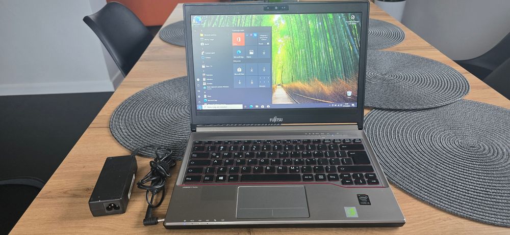 Laptop Fujitsu Lifebook E734 13", intel i5, Win10