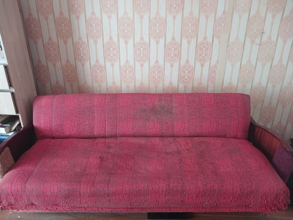 Віддам безкоштовно диван