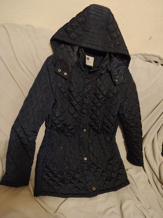 10€ kispo tam. M preto  2 dias de uso entrego em Rio tinto envio CTT