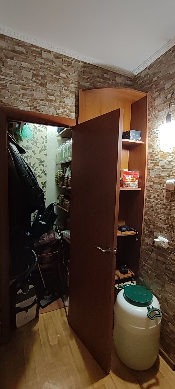 Продам 1 кВ на Клосовського