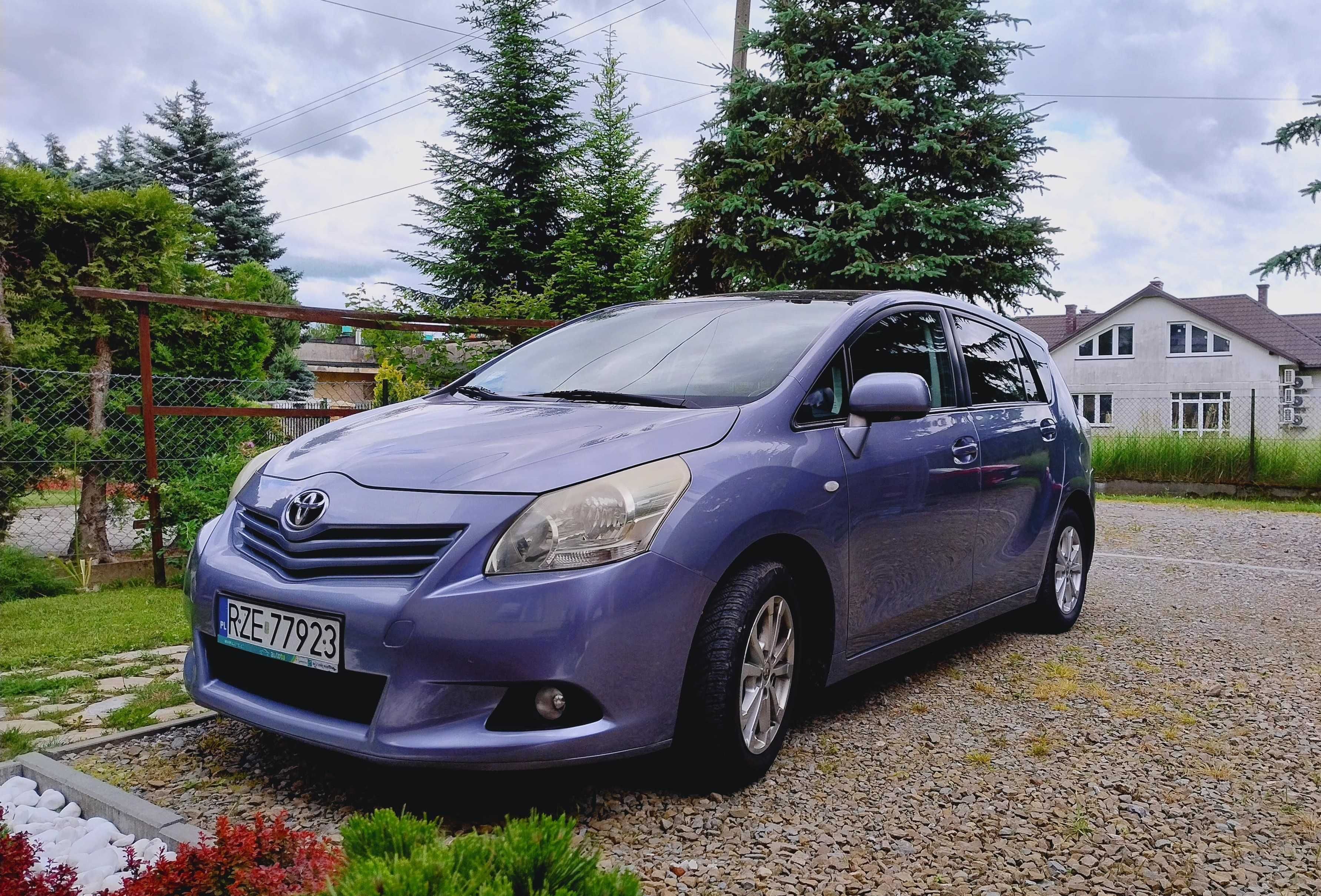 TOYOTA  VERSO 2.0 D-4D 2010