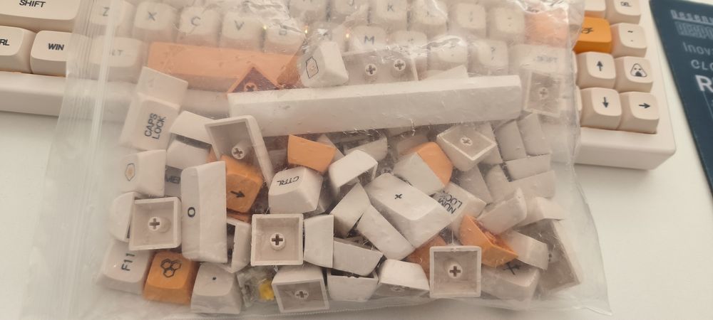 Teclado mecânico silencioso 65%