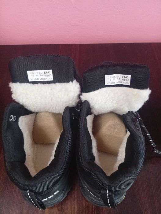 Чоловічі зимові кросівки 44р нові