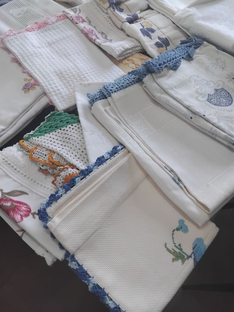 Peças bordadas, croché...