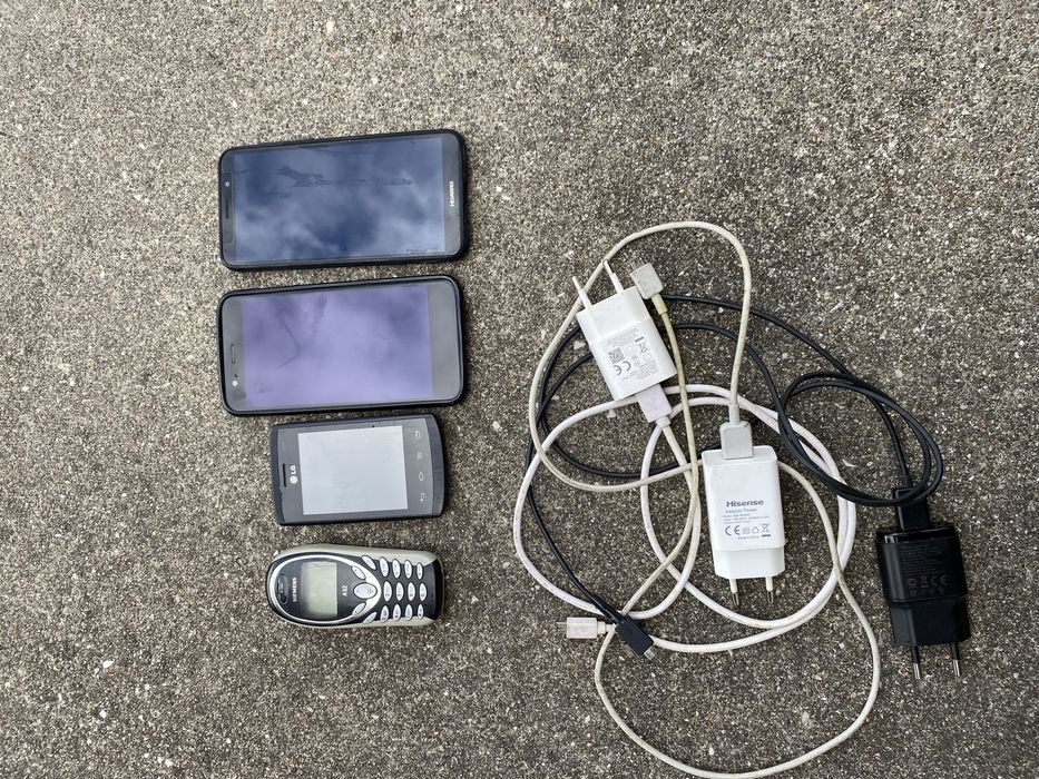 6 telemoveis avariados + caixas + carregadores