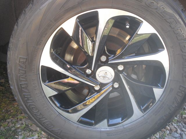 Sprzedam opony i felgi do toyoty Rav 4