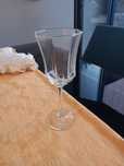 Copo pe alto vinho,  e licor