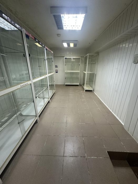 Без% фасадне приміщення 57м² Севастопольска площа