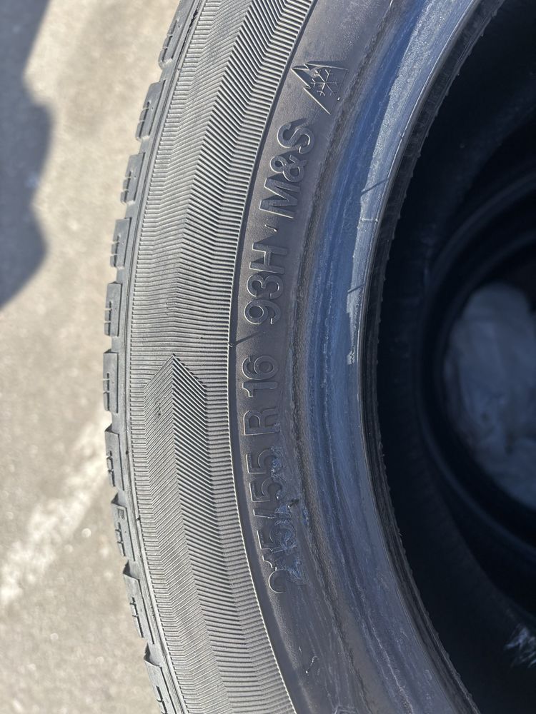 Зимова гума 215/55/R16