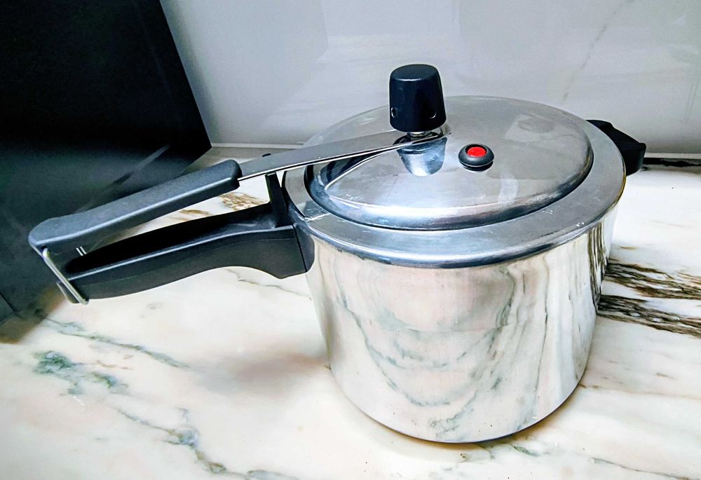 Panela de pressão nova - 4 litros