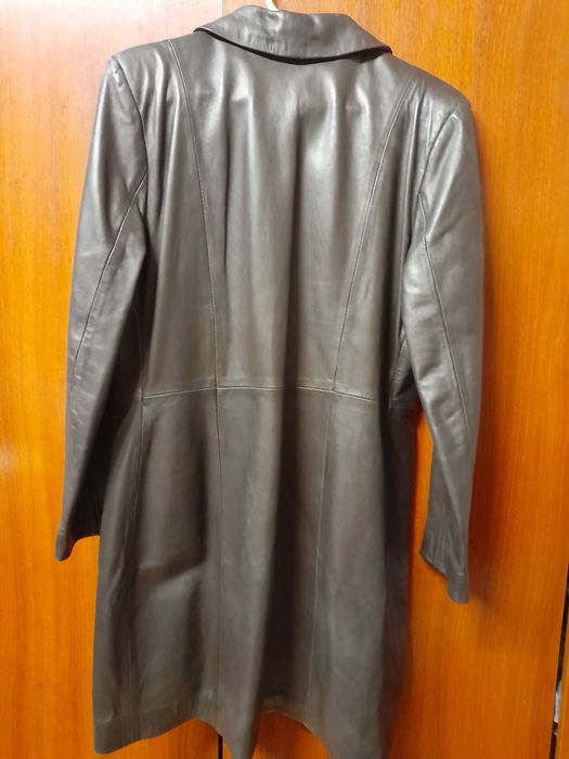 Casaco comprido em pele