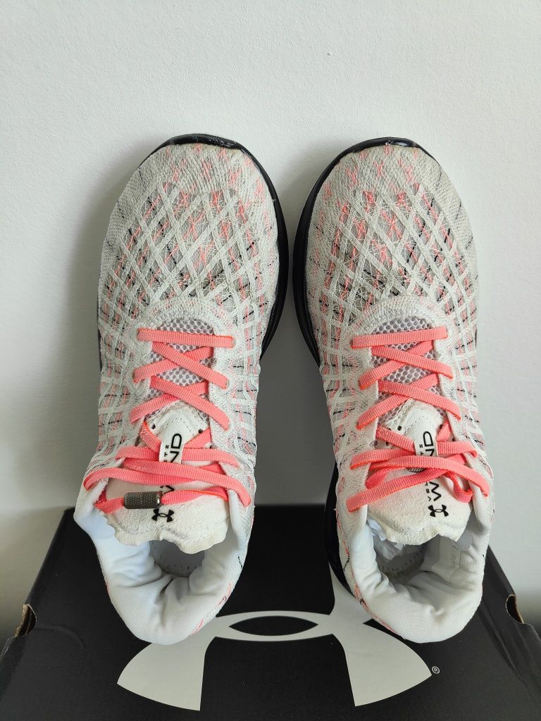 Кросівки Under Armour "Flow Velociti Wind