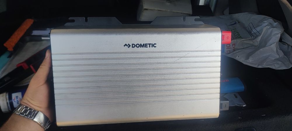 Синусоїдальний інвертор 2000Вт 24В Dometic SinePower DSP 2024