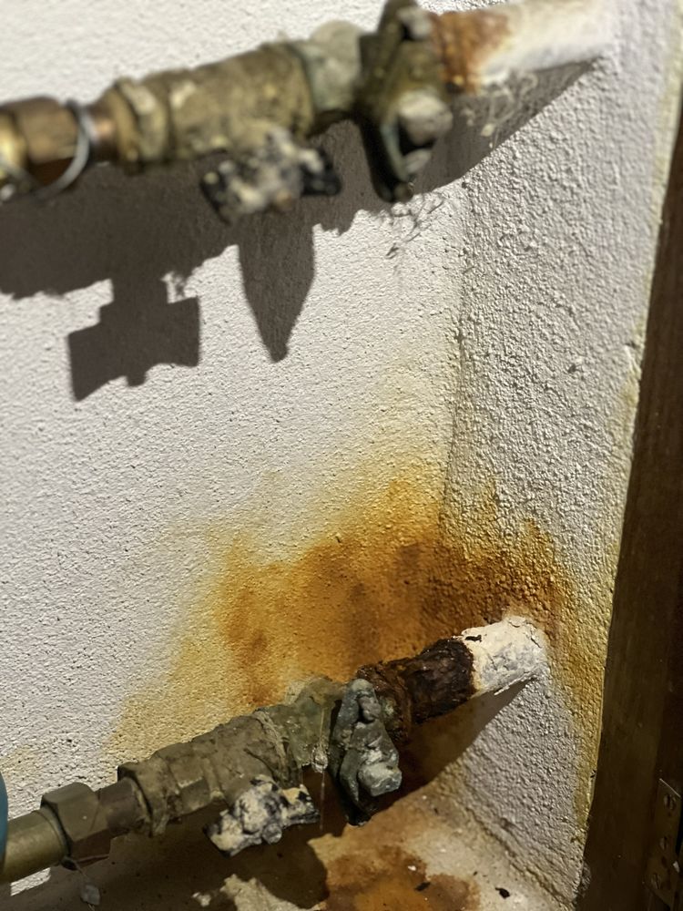 Piquete 24 horas eletricidade e canalização .