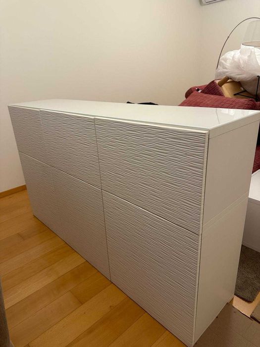 Aparador branco de portas