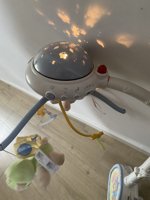 Karuzela do Łozeczka Fisher-Price dla dzieci