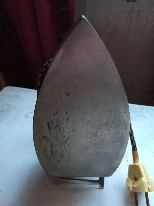 Продам утюг рабочий.